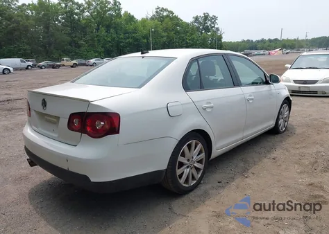 2010 Volkswagen Jetta Wolfsburg Edition из США, поврежденный, VIN 3VWRJ7AJ5AM015058